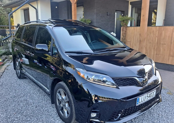 Toyota Sienna cena 169000 przebieg: 29000, rok produkcji 2020 z Łuków małe 631